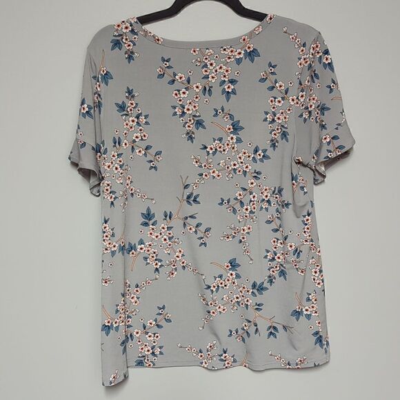Banana Republic Factory Gray Floral Short Sleeve Blouse - Picture 5 of 6